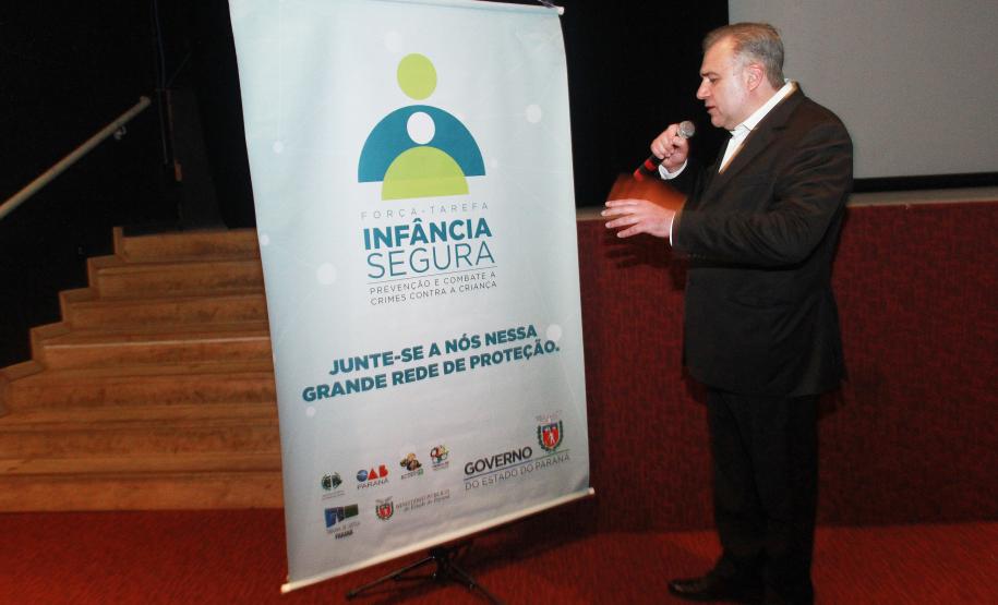 Seminário orienta crianças e adolescentes sobre os cuidados com crimes na internet