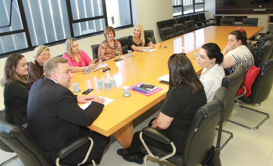 Reunião com mães de autistas