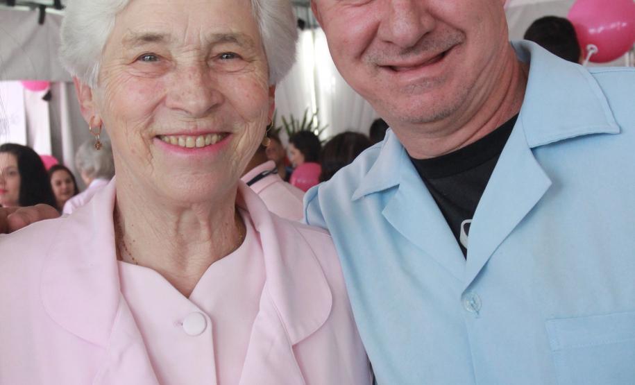 Luciana Massa e Ney Leprevost no Outubro Rosa do Hospital Erasto Gaertner
