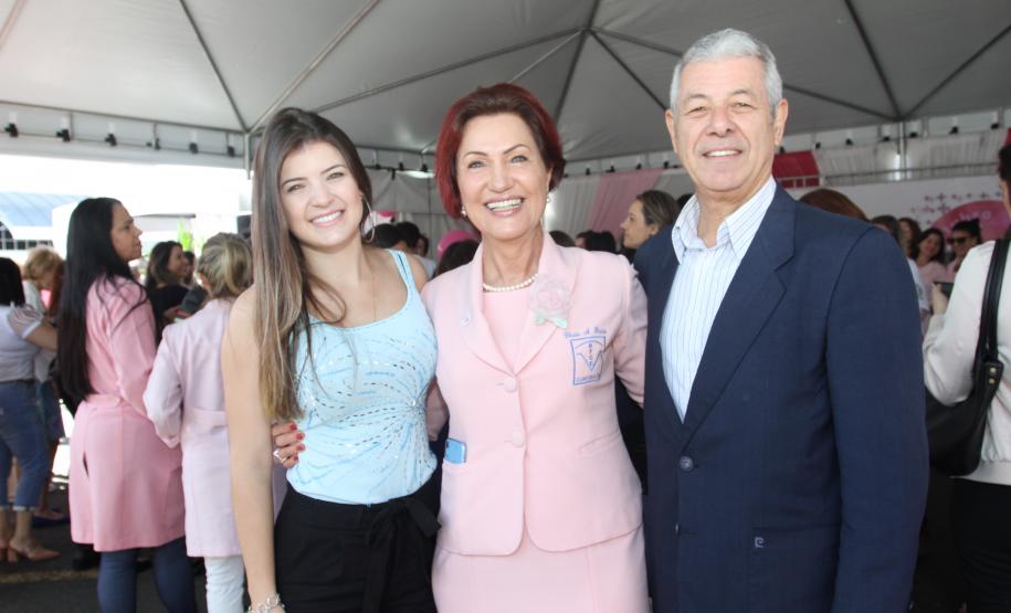 Luciana Massa e Ney Leprevost no Outubro Rosa do Hospital Erasto Gaertner