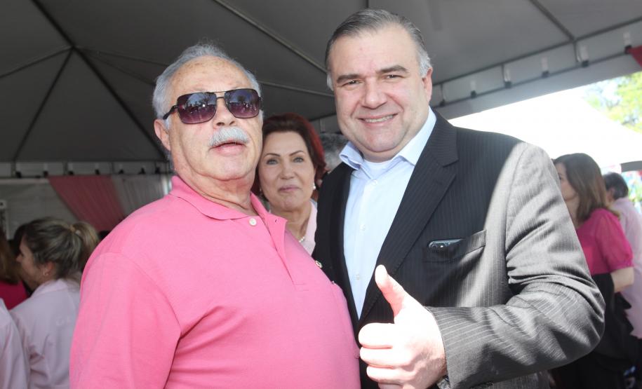 Luciana Massa e Ney Leprevost no Outubro Rosa do Hospital Erasto Gaertner