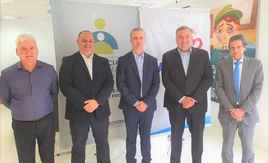 Ney Leprevost recebe prefeito de Maringá