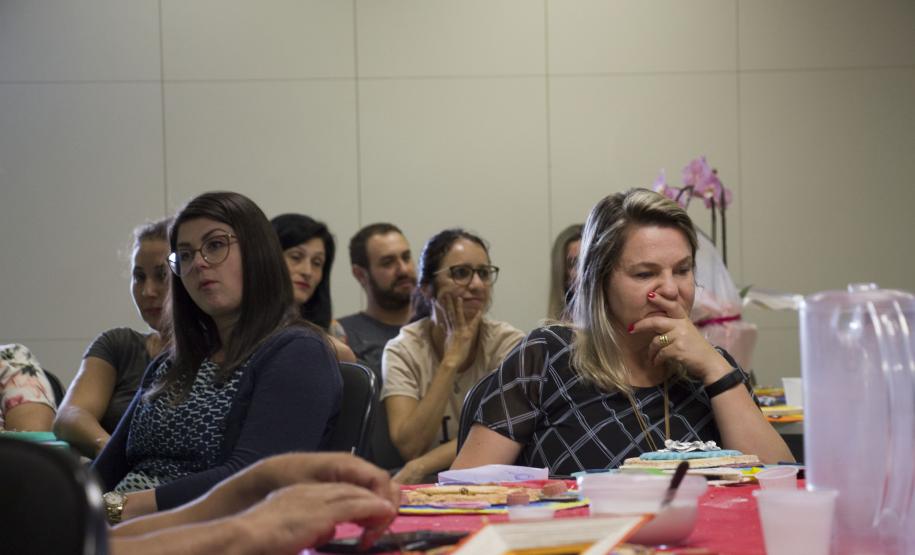 Secretaria capacita servidores com o curso Arteterapia e Socioeducação