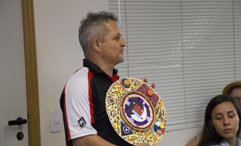 Secretaria capacita servidores com o curso Arteterapia e Socioeducação