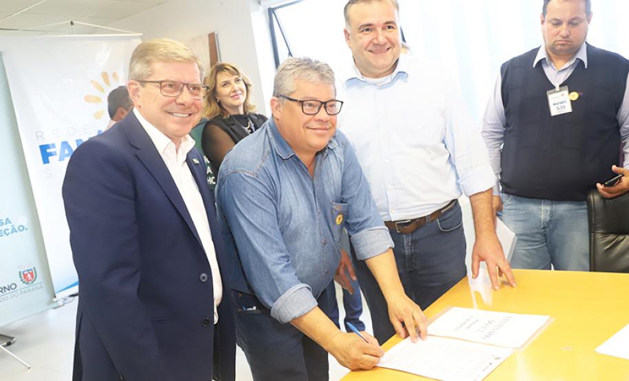 Ratinho Junior, Ney Leprevost e Jorge Lange viabilizam construção de mais 303 casas para famílias em situação de extrema pobreza