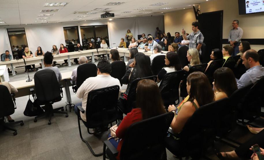 NEY LEPREVOST HOMENAGEIA CONSELHEIROS TUTELARES DE CURITIBA, REGIÃO METROPOLITANA E LITORAL