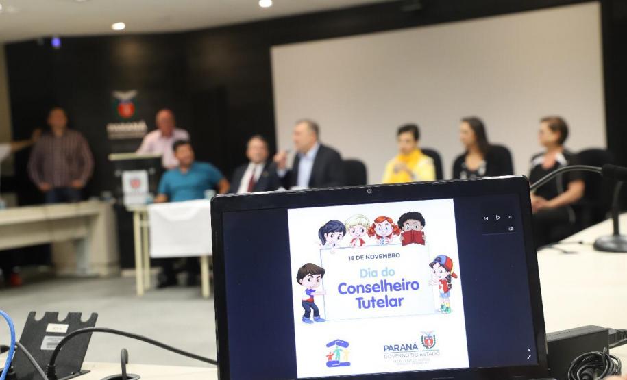 NEY LEPREVOST HOMENAGEIA CONSELHEIROS TUTELARES DE CURITIBA, REGIÃO METROPOLITANA E LITORAL