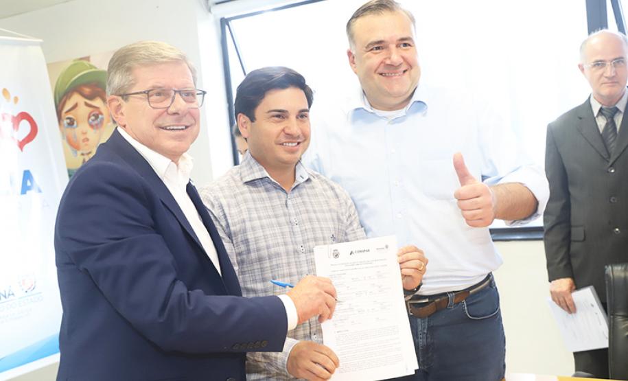 Ratinho Junior, Ney Leprevost e Jorge Lange viabilizam construção de mais 303 casas para famílias em situação de extrema pobreza