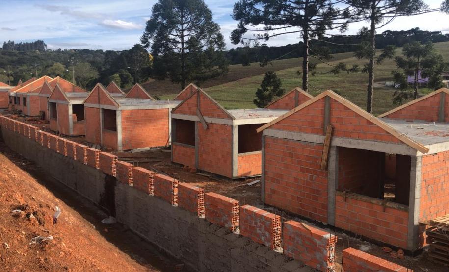 Sejuf e Cohapar vão construir mais 303 casas em 11 município