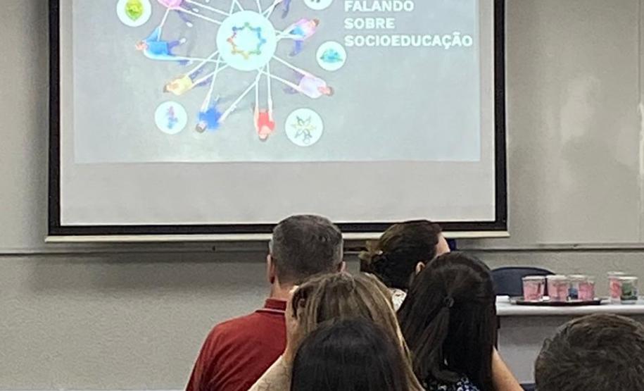 Servidores da socioeducação recebem capacitação para o fortalecimento dos vínculos entre adolescentes e familiares