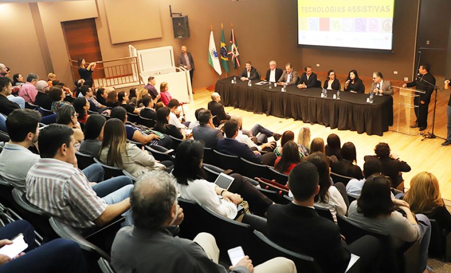 Tecnologias para inclusão e acessibilidade de pessoas com deficiência são temas em Workshop internacional em Curitiba