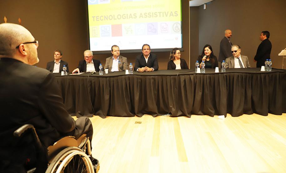 Tecnologias para inclusão e acessibilidade de pessoas com deficiência são temas em Workshop internacional em Curitiba