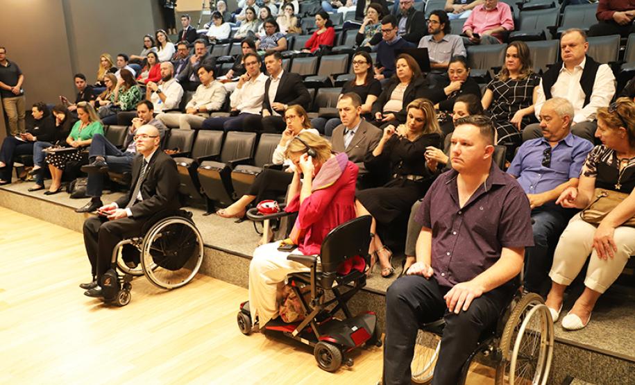 Tecnologias para inclusão e acessibilidade de pessoas com deficiência são temas em Workshop internacional em Curitiba