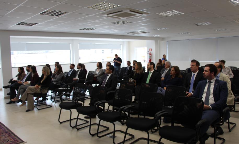 Diretor de Justiça representa governador Ratinho Junior em entrega do Grande Colar do Mérito da Defensoria Pública do Estado do Paraná