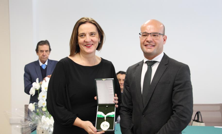 Diretor de Justiça representa governador Ratinho Junior em entrega do Grande Colar do Mérito da Defensoria Pública do Estado do Paraná