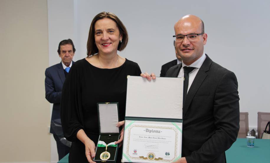 Diretor de Justiça representa governador Ratinho Junior em entrega do Grande Colar do Mérito da Defensoria Pública do Estado do Paraná