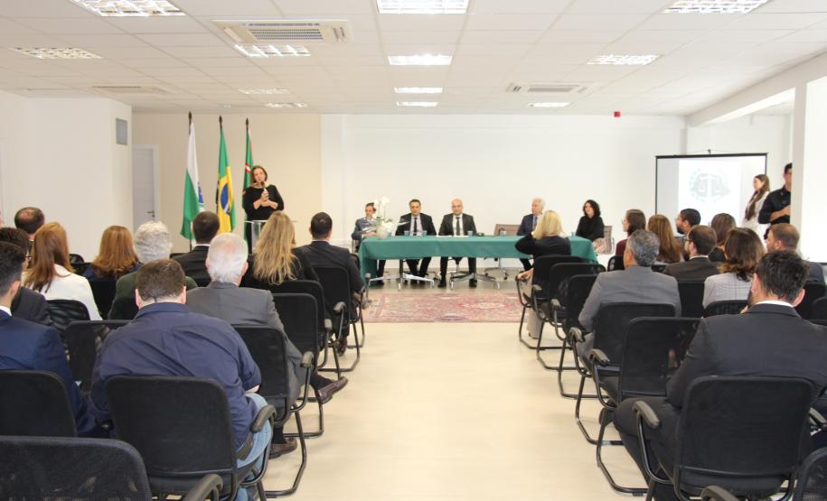 Diretor de Justiça representa governador Ratinho Junior em entrega do Grande Colar do Mérito da Defensoria Pública do Estado do Paraná