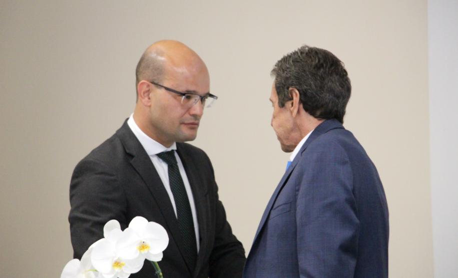 Diretor de Justiça representa governador Ratinho Junior em entrega do Grande Colar do Mérito da Defensoria Pública do Estado do Paraná