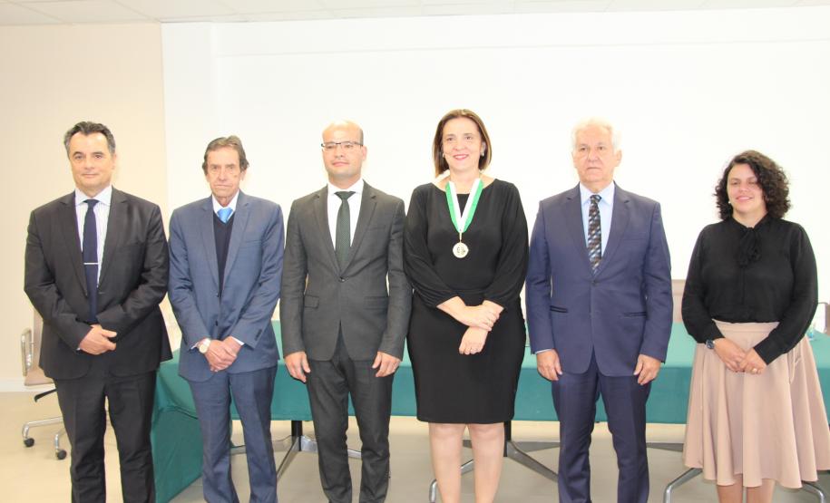 Diretor de Justiça representa governador Ratinho Junior em entrega do Grande Colar do Mérito da Defensoria Pública do Estado do Paraná