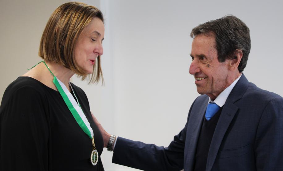 Diretor de Justiça representa governador Ratinho Junior em entrega do Grande Colar do Mérito da Defensoria Pública do Estado do Paraná