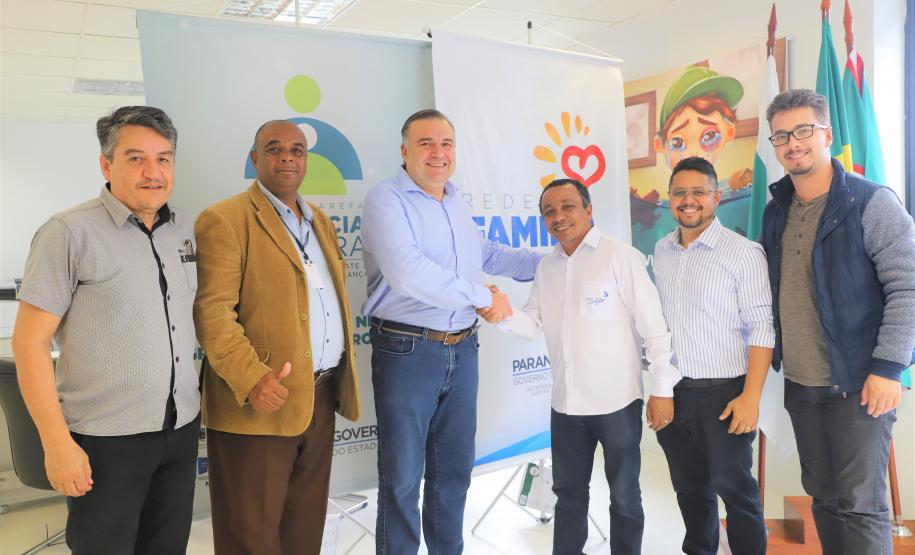 Ney Leprevost recebe representantes da Renovação Carismática de Curitiba