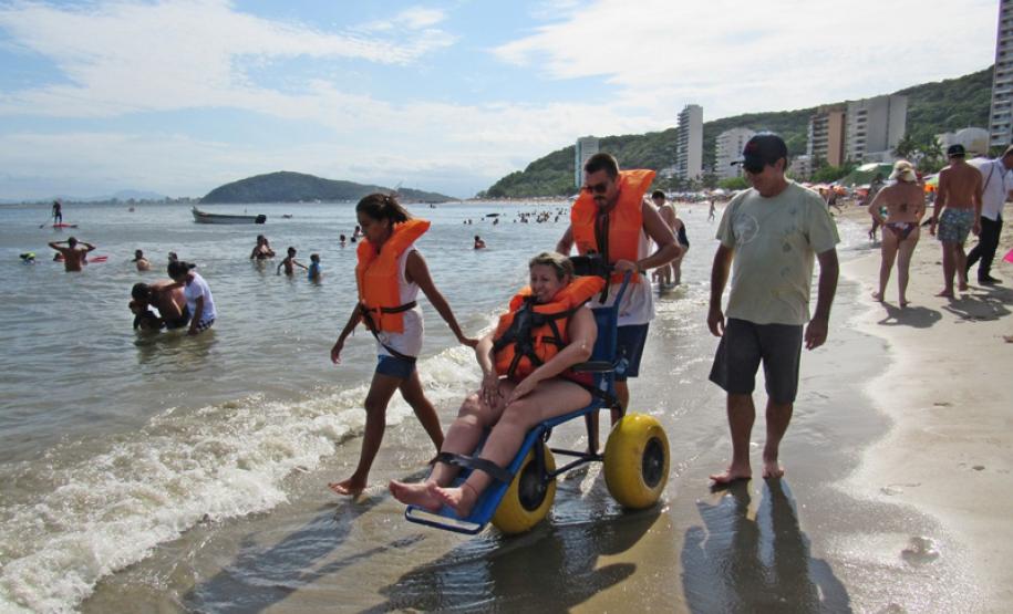 Cadeiras Anfíbias No Litoral do Paraná