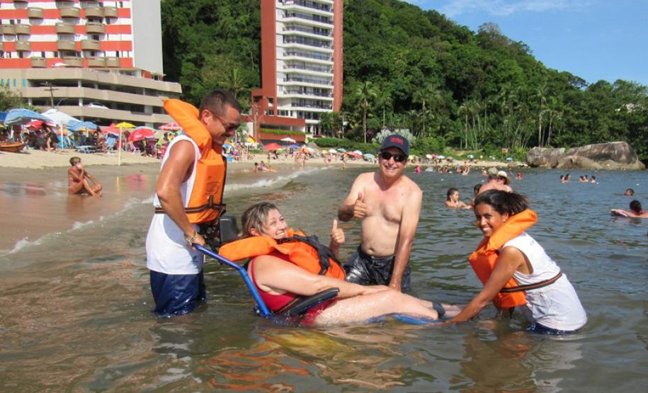 Cadeiras Anfíbias No Litoral do Paraná