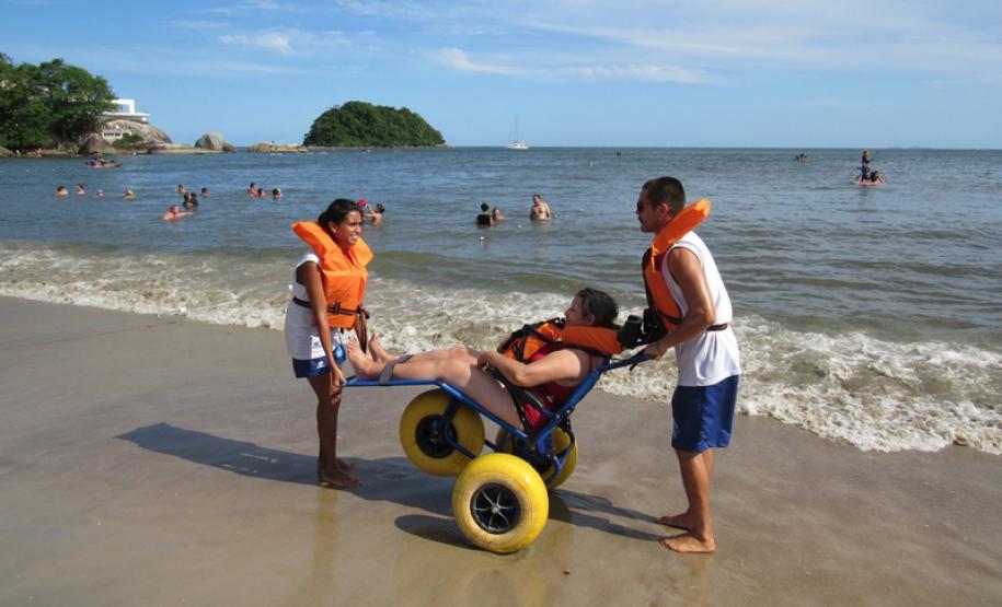 Cadeiras Anfíbias No Litoral do Paraná