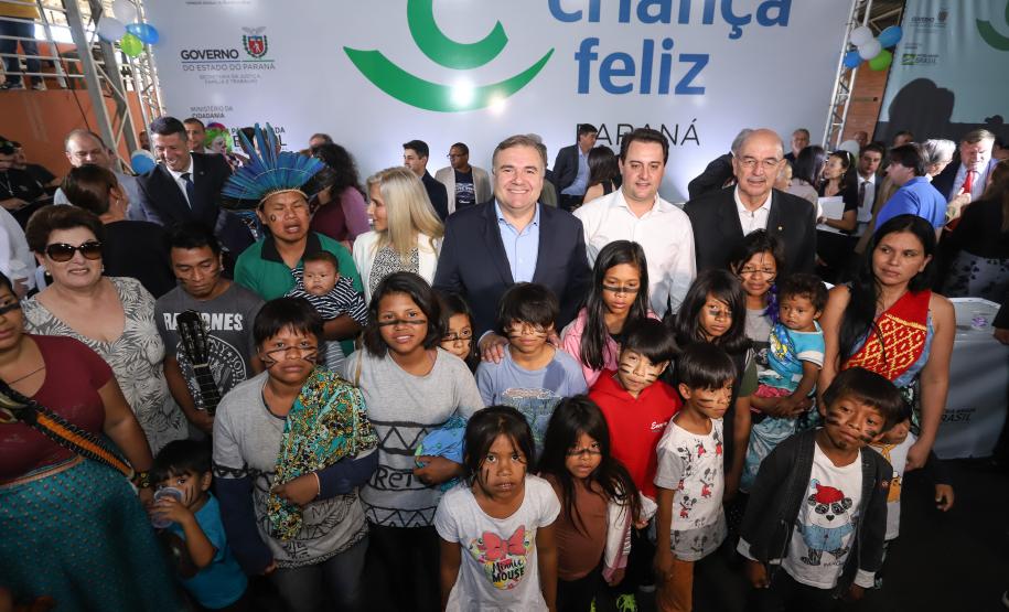 Mais 17 municípios paranaenses aderem ao programa Criança Feliz