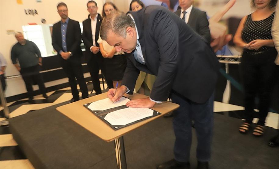 Secretaria de Justiça leva mais acessibilidade e inclusão à Biblioteca Pública do Paraná com aparelho de visão artificial