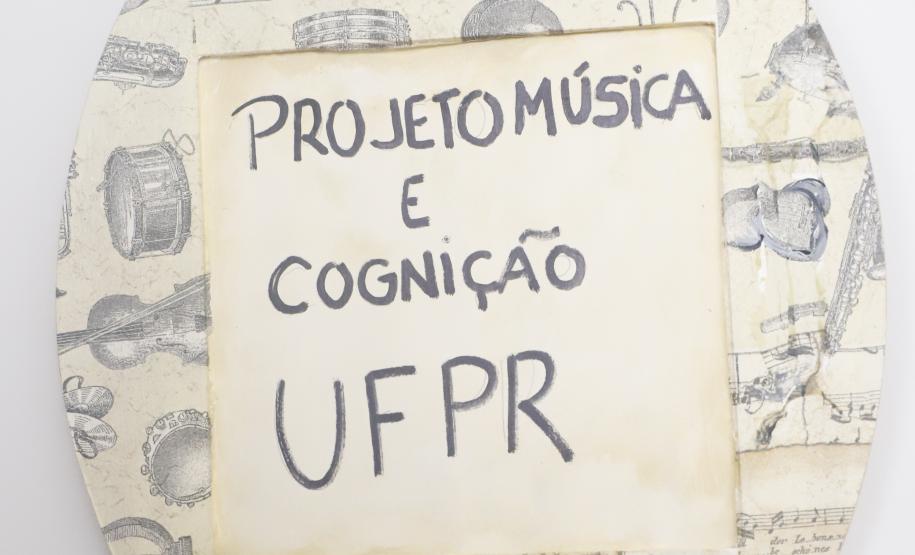 Ney Leprevost conhece projeto de Musicalização e Cognição do Hospital de Clínicas