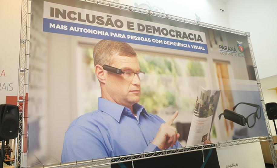 Secretaria de Justiça leva mais acessibilidade e inclusão à Biblioteca Pública do Paraná com aparelho de visão artificial