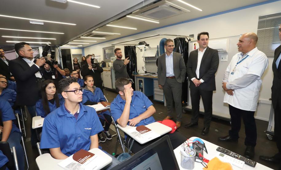 Carretas do Conhecimento estarão em 20 bairros de Curitiba em 2020, qualificando 1.100 profissionais