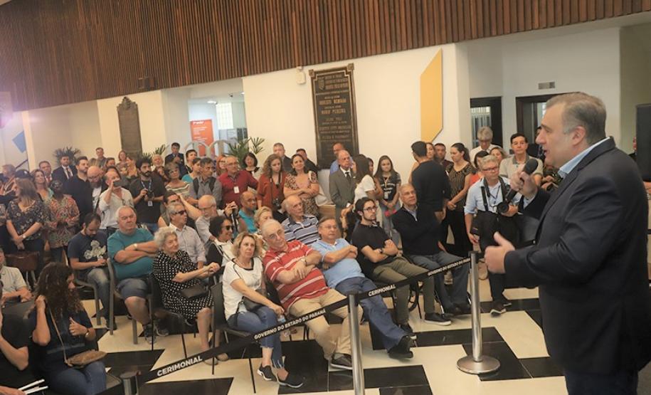 Secretaria de Justiça leva mais acessibilidade e inclusão à Biblioteca Pública do Paraná com aparelho de visão artificial