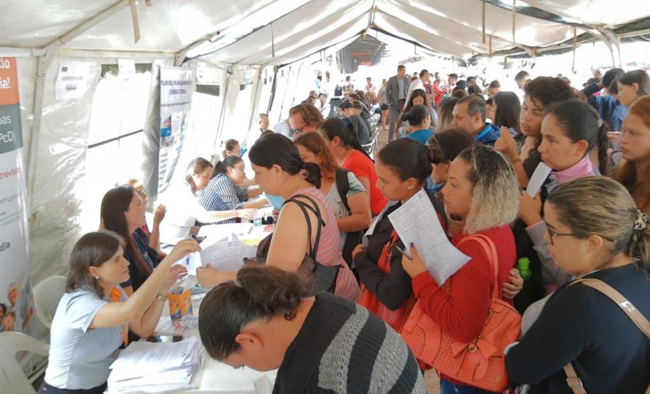 Primeira edição da Feira da Cidadania em 2020 agita população do Pinheirinho com diversos serviços sociais gratuitos