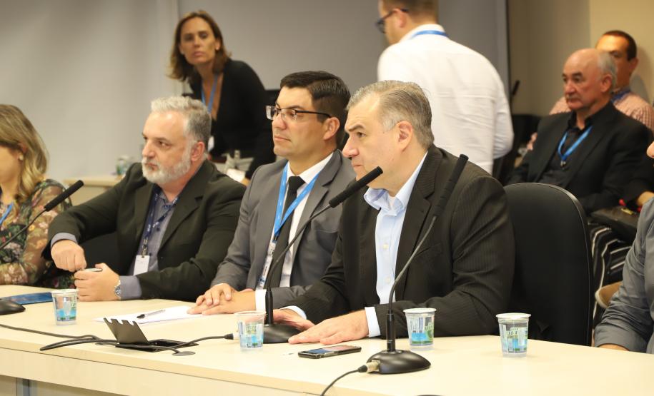 Trabalhadores paranaenses já podem baixar a carteira de trabalho digital no celular
