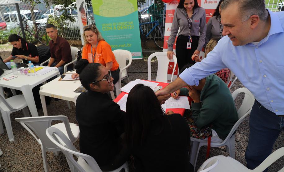 Feira da Cidadania faz mais de 3 mil atendimentos no Cajuru