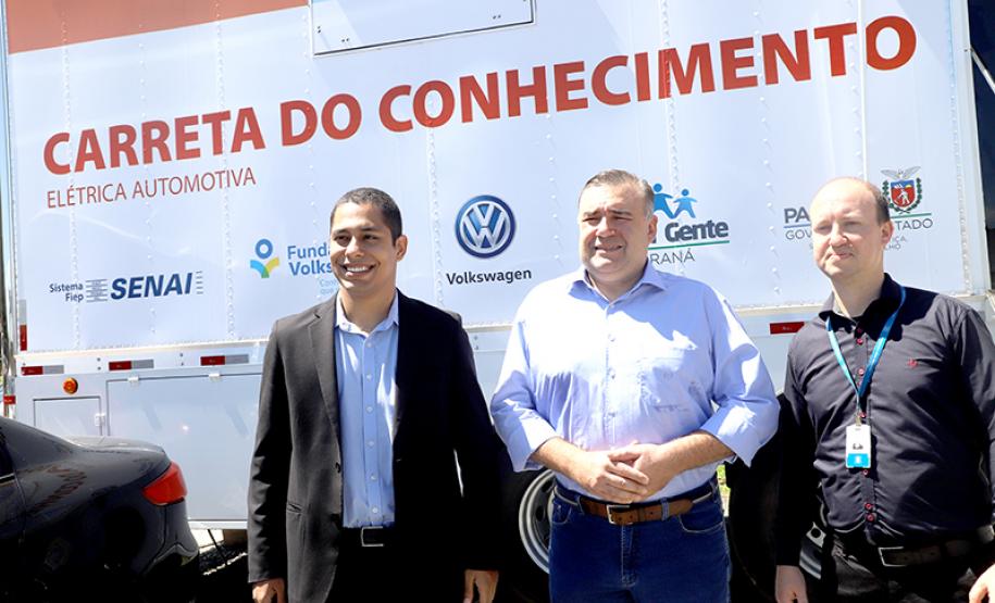 Ney Leprevost participa da aula inaugural da Carreta do Conhecimento, em Santa Felicidade