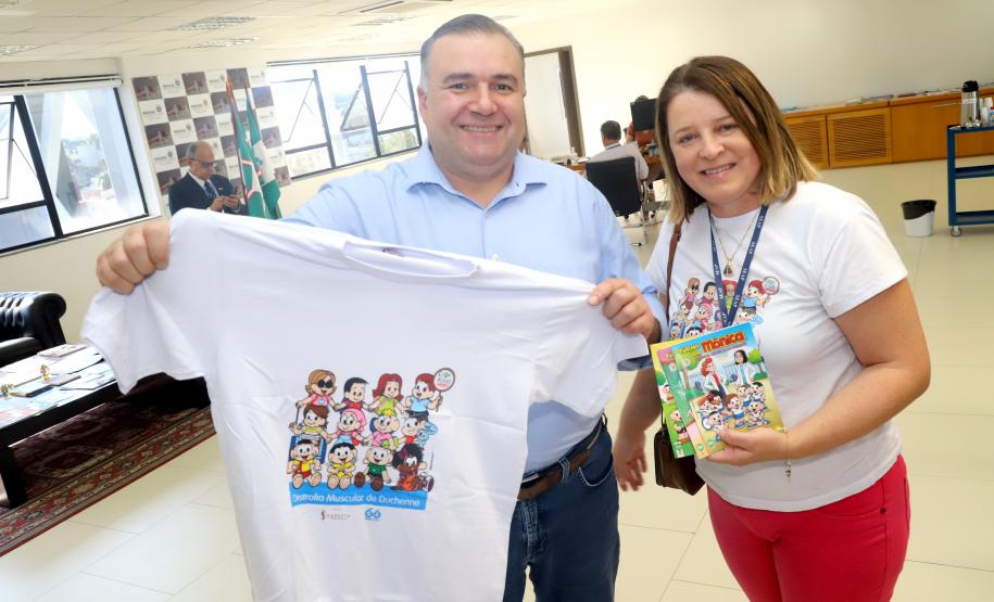 Membros da ala da inclusão da Escola Enamorados do Samba são homenageados pelo serviço prestado a causa das pessoas com deficiência