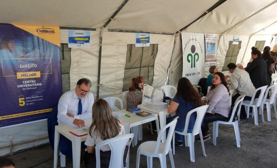 Feira da Cidadania faz mais de 3 mil atendimentos no Cajuru