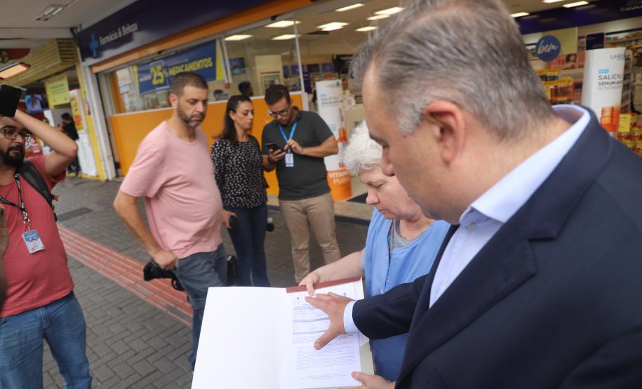 Procon-PR notifica estabelecimentos por preços abusivos nas compras de álcool em gel e máscaras