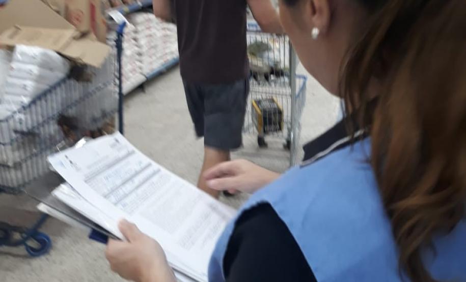 Procon-PR fiscaliza preços de produtos em mercados de Curitiba