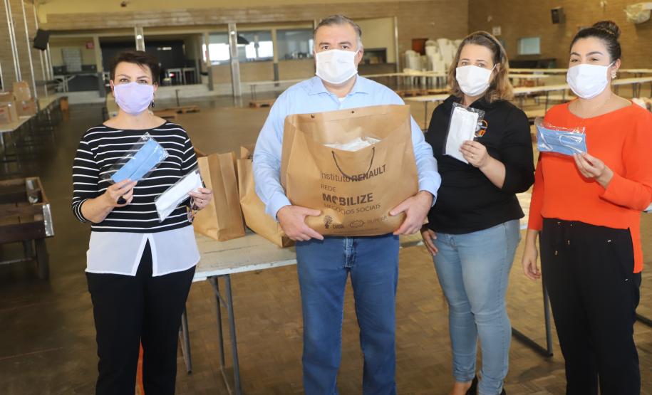 Rede Família Solidária recebe doação de 13 mil máscaras que serão destinadas a entidades sociais
