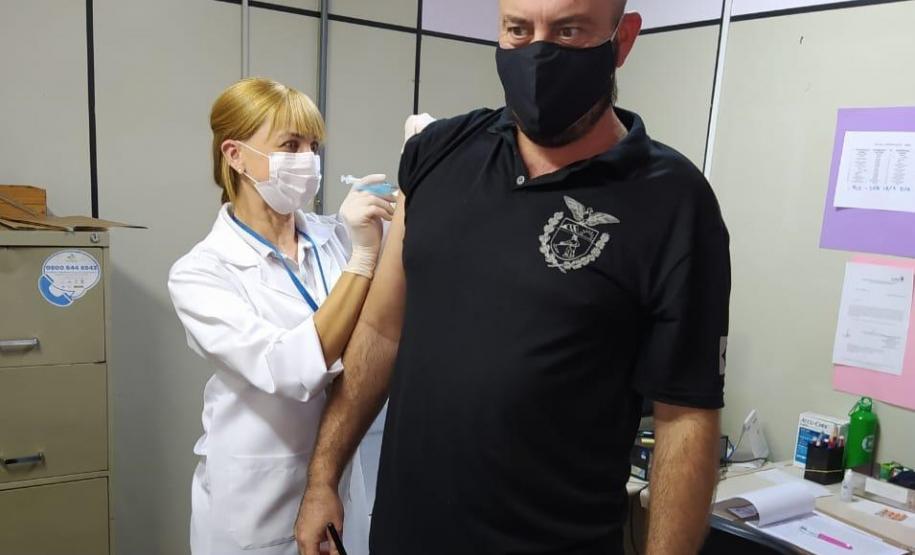 Adolescentes e servidores da Socioeducação do Paraná recebem a segunda fase da vacinação contra o Influenza