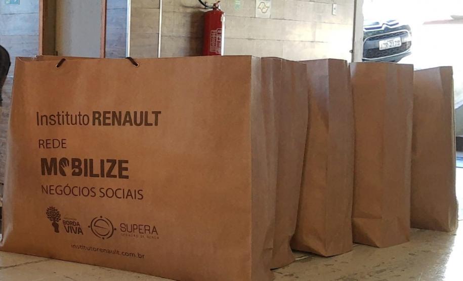 Rede Família Solidária recebe doação de 13 mil máscaras que serão destinadas a entidades sociais