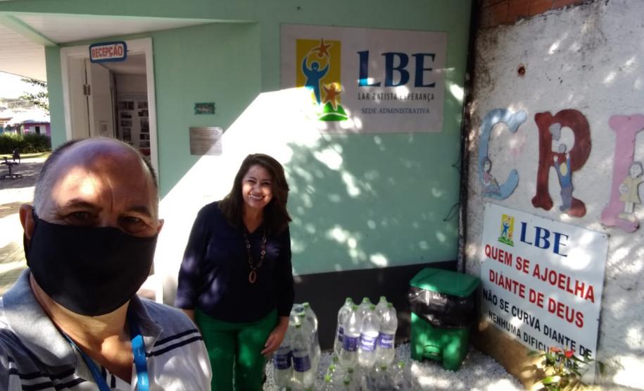 Secretaria da Justiça, Família e Trabalho entrega 9 mil litros de álcool 70% para instituições sociais