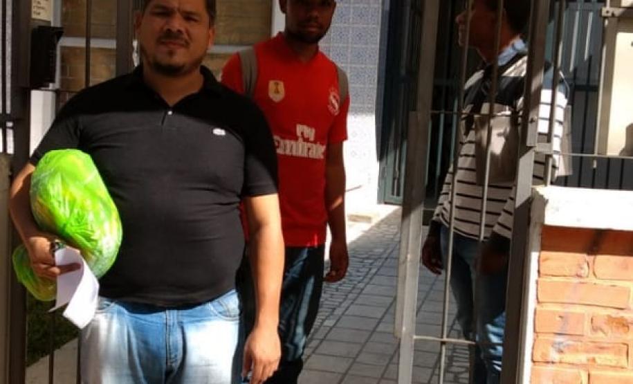 Secretaria da Justiça, Família e Trabalho entrega 9 mil litros de álcool 70% para instituições sociais