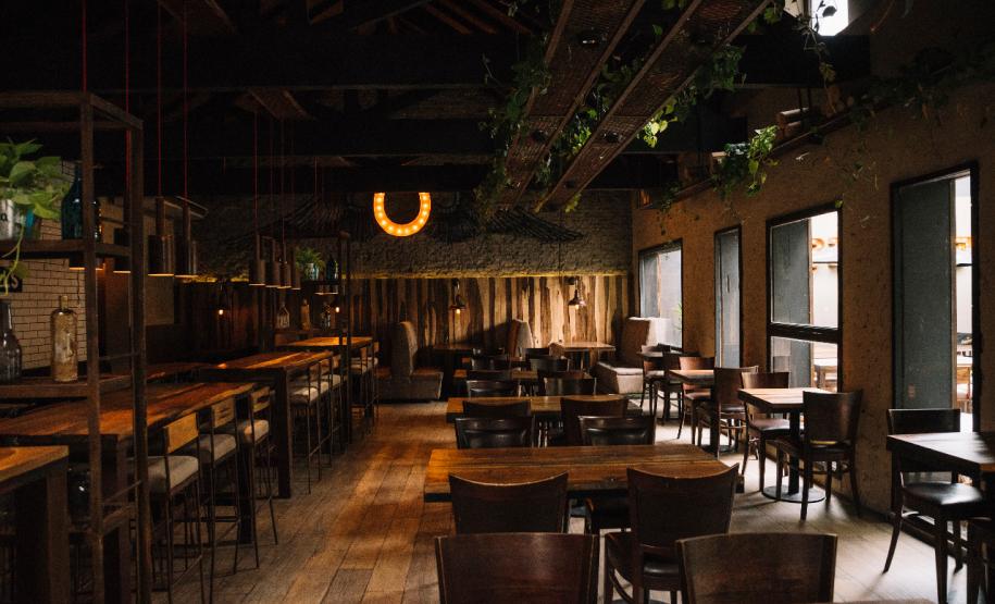 Secretaria da Justiça e Trabalho estabelece novas normas para restaurantes evitarem contaminação de consumidores, garçons e cozinheiras