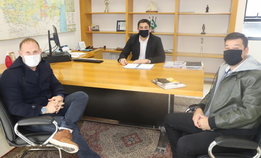 Secretário da Justiça recebe visita do delegado-geral da Polícia Civil e de representantes da Polícia Militar do Paraná