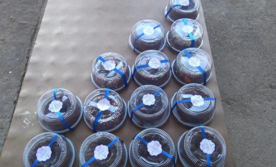 Secretaria da Justiça distribui cestas básicas e bolos no Dia Mundial do Refugiado